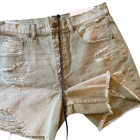 Urban Outfitters BDG Dropped Waist Destroy Denim Shorts Size 27 NWT 741N - Picture 4 of 11